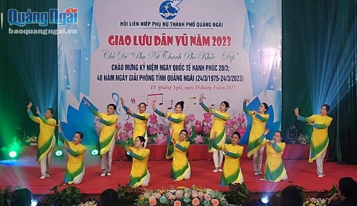 Hội LHPN TP.Quảng Ngãi tổ chức giao lưu dân vũ thể thao