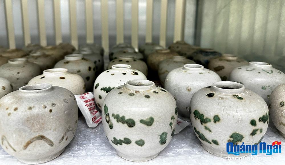  Những lọ gốm Chu Đậu nổi tiếng của người Việt xưa. 