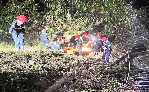 Nguyên nhân ban đầu vụ xe khách rơi xuống vực trên cao tốc La Sơn-Túy Loan