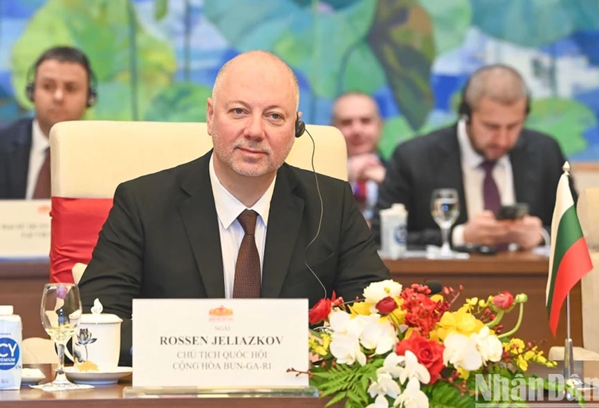 Chủ tịch Quốc hội nước Cộng hòa Bulgaria Rossen Dimitrov Jeliazkov phát biểu tại buổi hội đàm.