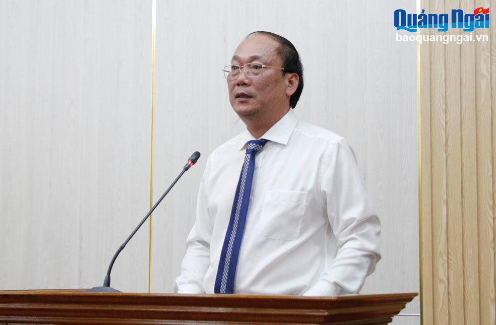 Tân Chánh Văn phòng UBND tỉnh Nguyễn Quốc Việt phát biểu tại buổi lễ.