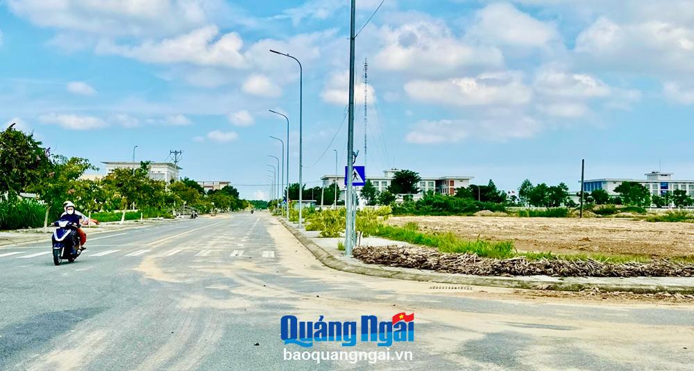 Nhiều vị trí đất tại trung tâm huyện lỵ Sơn Tịnh được đầu tư từ ngân sách, năm 2023 đưa vào đấu giá nhưng không thành công.