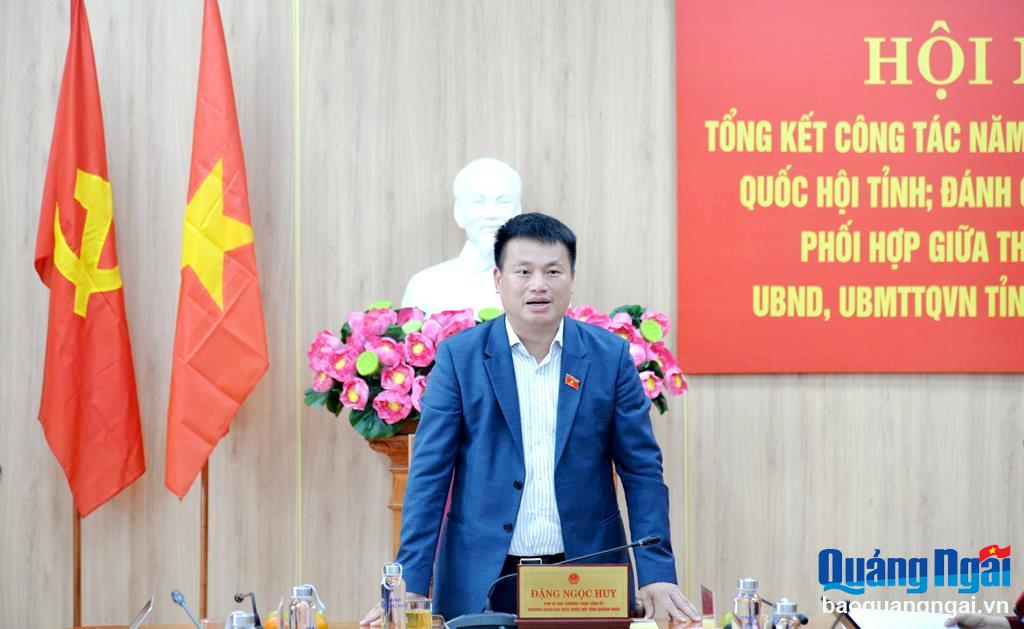 Phó Bí thư Thường trực Tỉnh ủy, Trưởng đoàn ĐBQH tỉnh Đặng Ngọc Huy phát biểu kết luận hội nghị.
