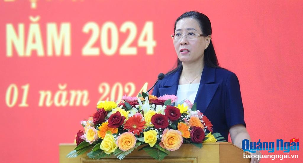 . Ủy viên Trung ương Đảng, Bí thư Tỉnh ủy, Chủ tịch HĐND tỉnh Bùi Thị Quỳnh Vân phát biểu chỉ đạo hội nghị.