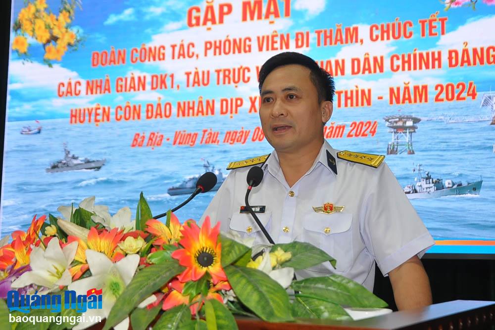 Đại tá Vũ Anh Tuấn - Chỉnh ủy Bộ Tư lệnh Vùng 2 Hải quân chủ trì buổi gặp mặt.