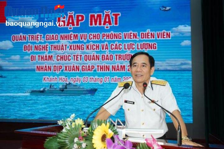 Phó Chính ủy Bộ Tư lệnh Vùng IV Hải quân, Đại tá Nguyễn Hữu Minh phát biểu tại buổi gặp mặt.