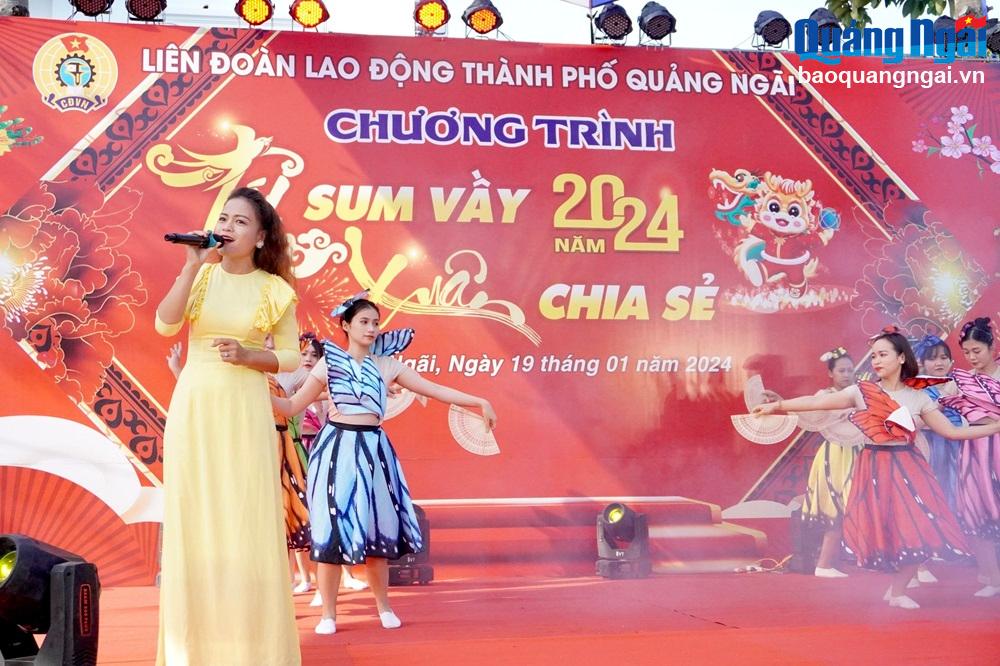 Tiết mục văn nghệ đặc sắc tại chương trình.

