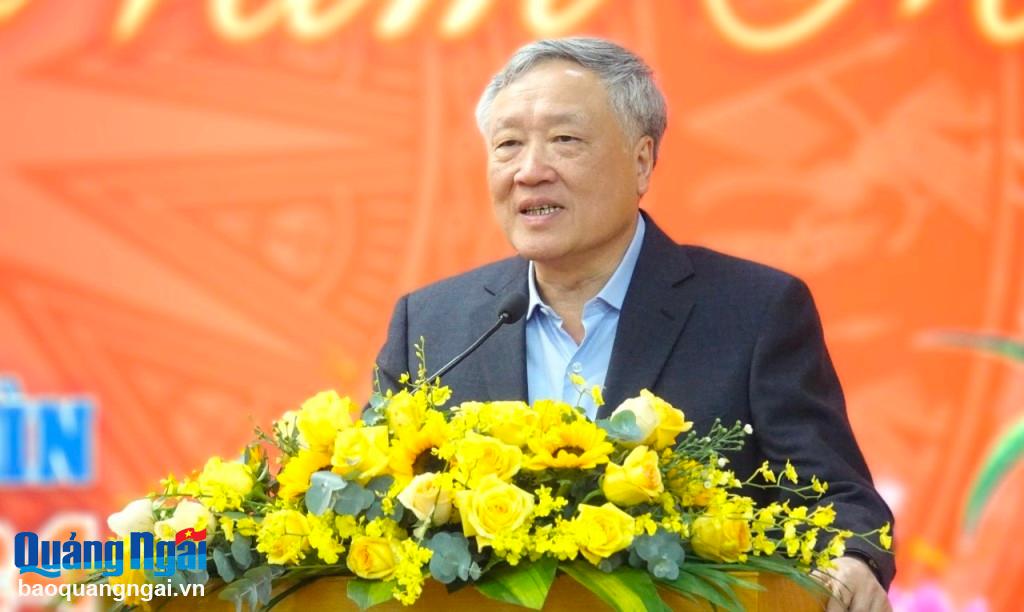 Ủy viên Bộ Chính trị, Bí thư Trung ương Đảng, Chánh án Tòa án nhân dân tối cao Nguyễn Hòa Bình phát biểu tại buổi gặp mặt.