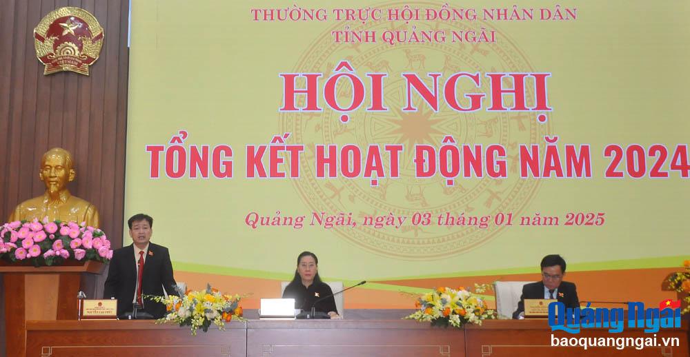 Các đồng chí Thường trực HĐND tỉnh chủ trì hội nghị.