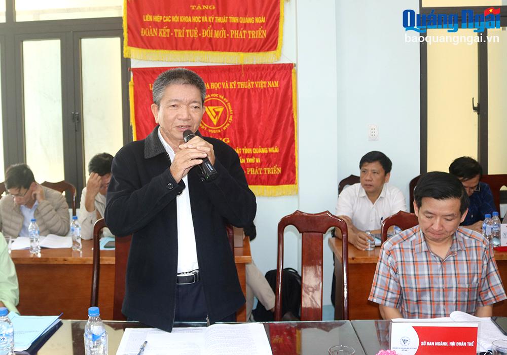 Chủ tịch Hội Cựu giáo chức tỉnh Nguyễn Thành Vĩnh chia sẻ những thuận lợi và khó khăn trong hoạt động của hội.