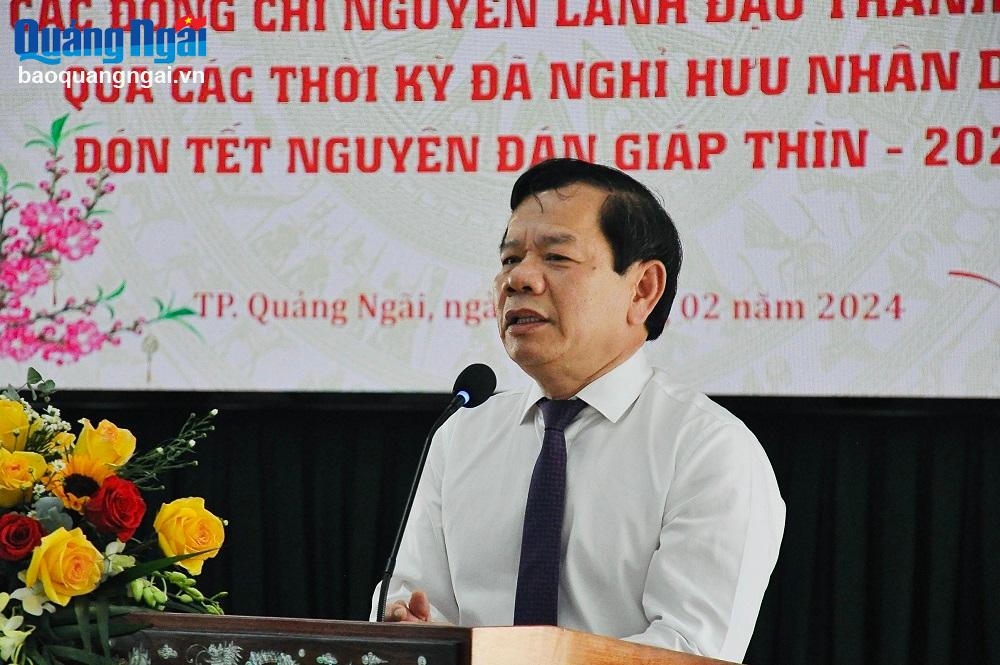 Chủ tịch UBND tỉnh Đặng Văn Minh phát biểu tại buổi gặp mặt.