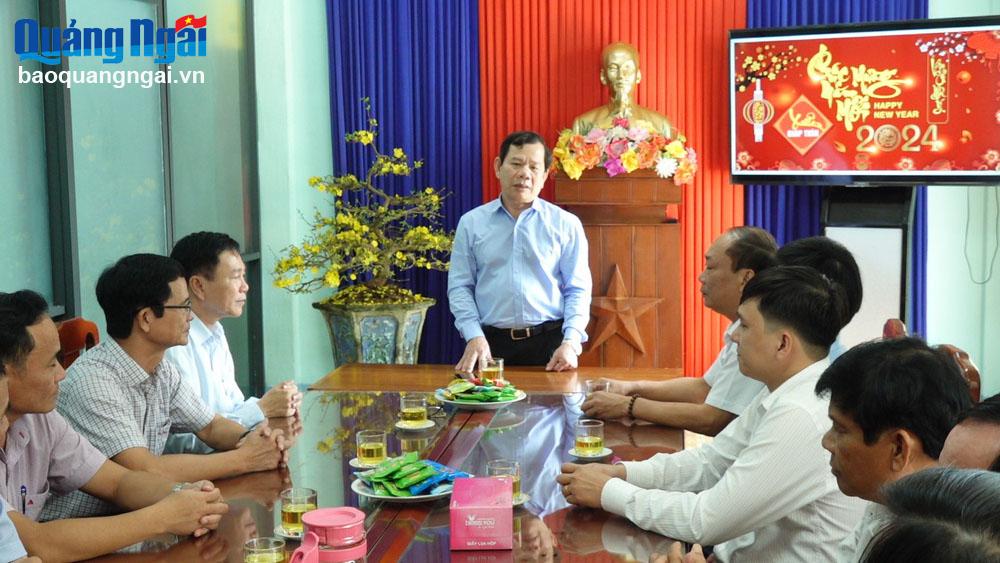 Chủ tịch UBND tỉnh Đặng Văn Minh thăm, chúc Tết cán bộ, công chức Thanh tra tỉnh.