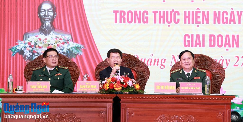 Chủ tịch UBND tỉnh Đặng Văn Minh chủ trì hội nghị.