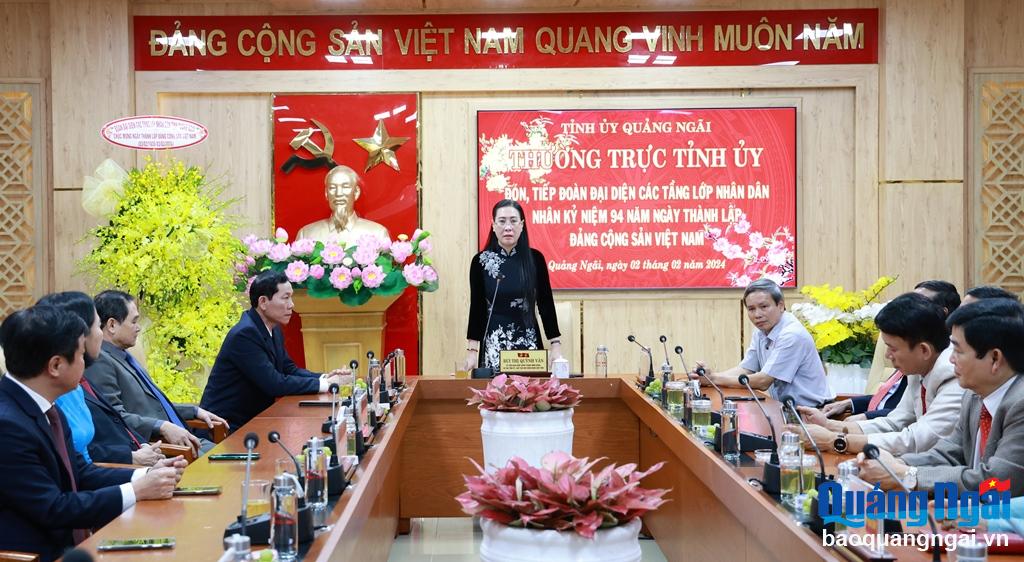 , Ủy viên Trung ương Đảng, Bí thư Tỉnh ủy, Chủ tịch HĐND tỉnh Bùi Thị Quỳnh Vân tiếp Đoàn đại biểu đại diện các tầng lớp nhân dân tỉnh Quảng Ngãi.
