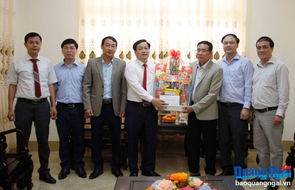 Phó Chủ tịch Thường trực HĐND tỉnh Nguyễn Cao Phúc thăm, chúc Tết Ủy ban MTTQ Việt Nam tỉnh.