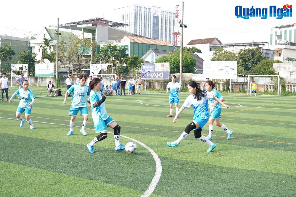 Sau khai mạc đã diễn ra các trận đấu ở môn bóng đá nữ.
