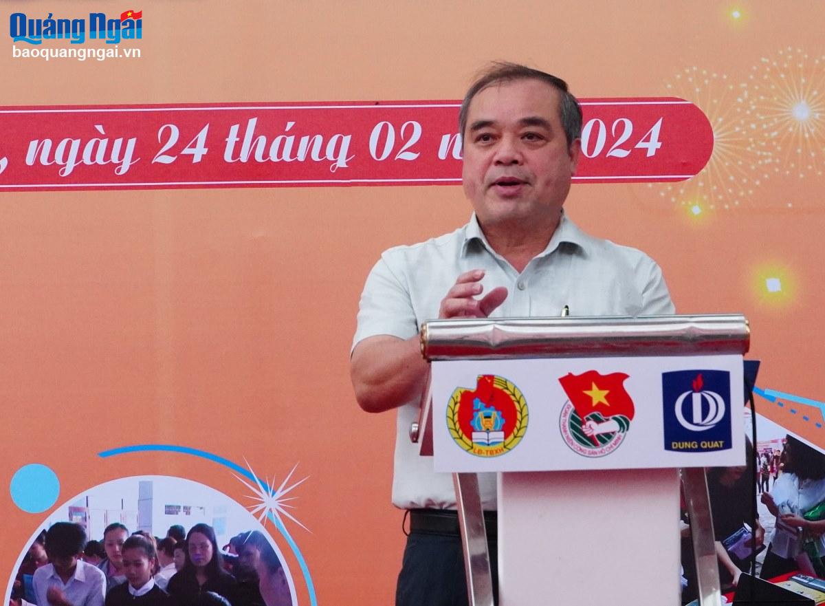 Phó Chủ tịch Thường trực UBND tỉnh Trần Hoàng Tuấn phát biểu tại Hội việc làm đầu Xuân Giáp Thìn.