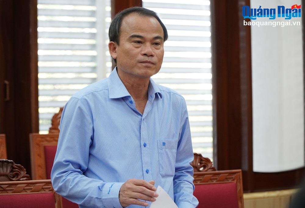 Giám đốc Sở GD&ĐT Nguyễn Ngọc Thái báo cáo tại cuộc họp. 