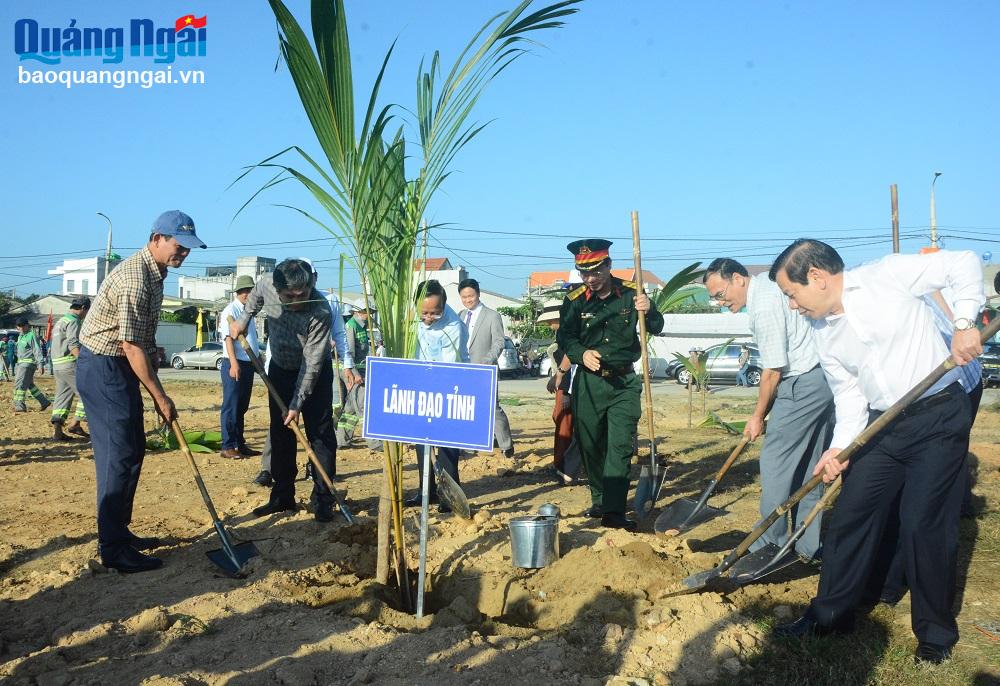 Thành phố Quảng Ngãi phát động "Tết trồng cây đời đời nhớ ơn Bác Hồ"