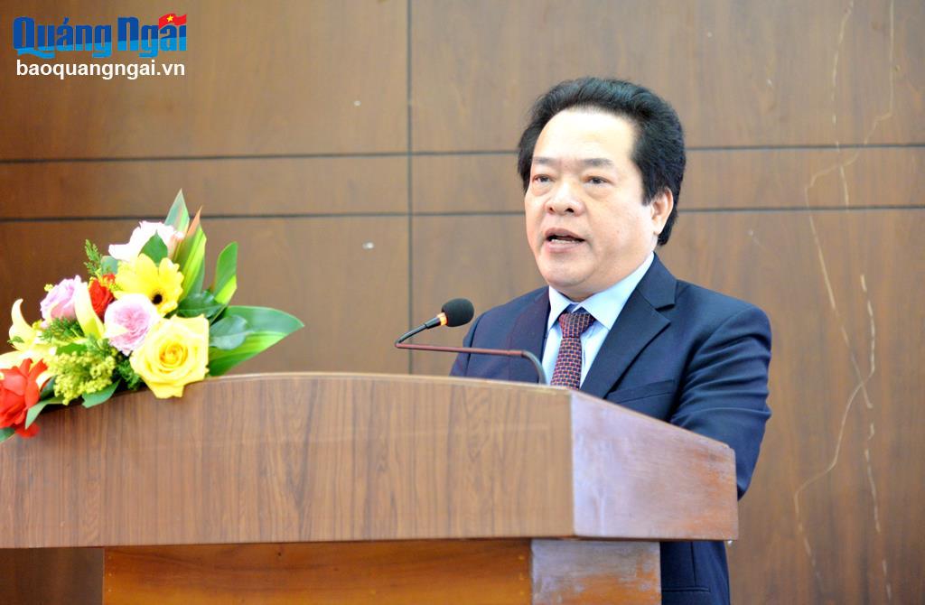 Phó Chủ tịch UBND tỉnh Võ Phiên phát biểu tại buổi họp mặt kiều bào.
