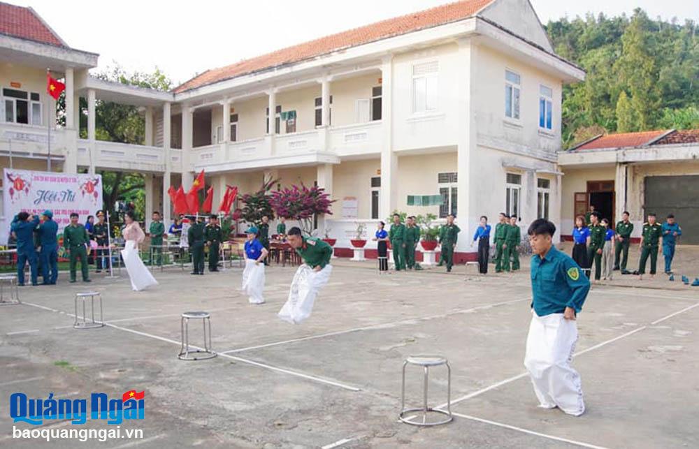 Ban CHQS huyện Lý Sơn tổ chức các hoạt động thể thao cho cán bộ, chiến sĩ trực làm nhiệm vụ trong những ngày Tết. 
ẢNH: XUÂN THIÊN 