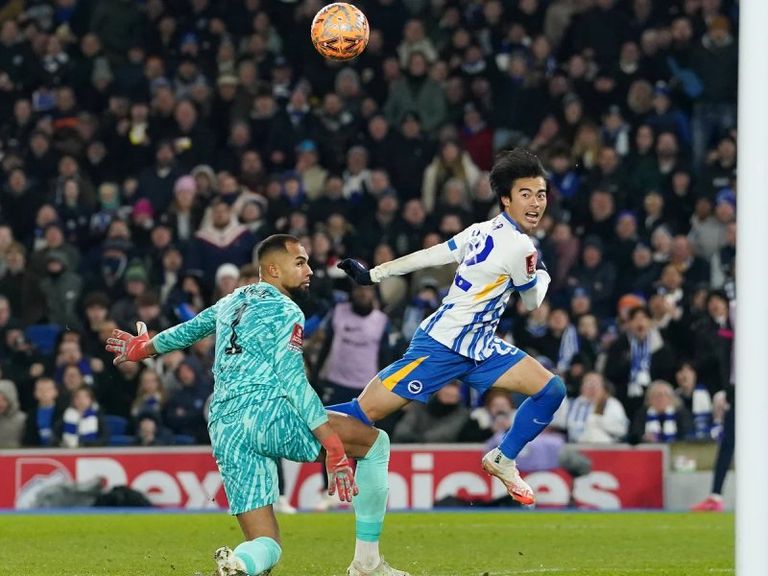 ngược Brighton, dừng bước sớm FA Cup