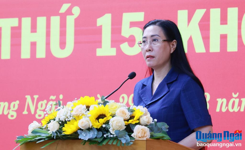 Ủy viên Trung ương Đảng, Bí thư Tỉnh ủy, Chủ tịch HĐND tỉnh Bùi Thị Quỳnh Vân phát biểu bế mạc hội nghị.