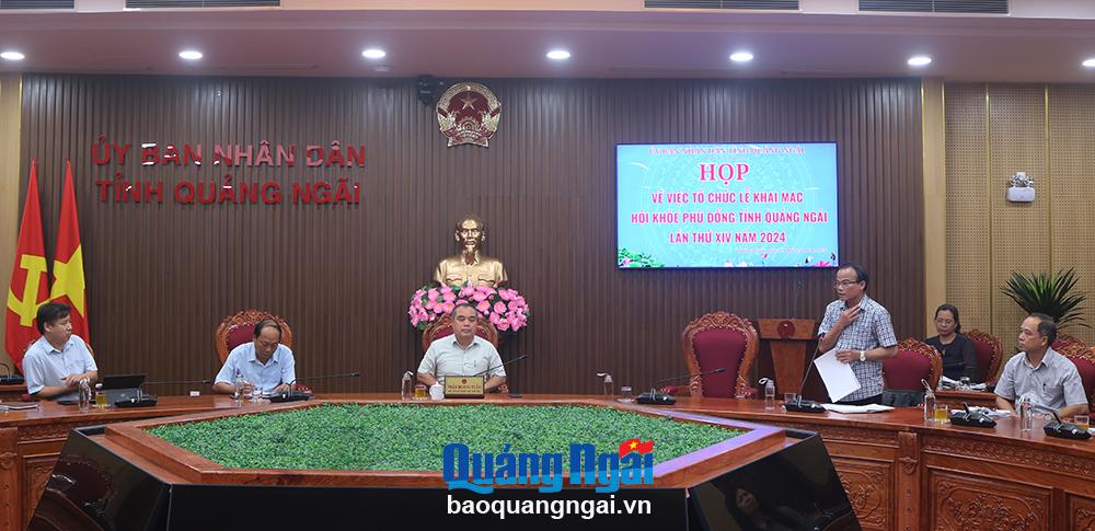 Giám đốc Sở GD&ĐT Nguyễn Ngọc Thái phát biểu ý kiến tại cuộc họp.