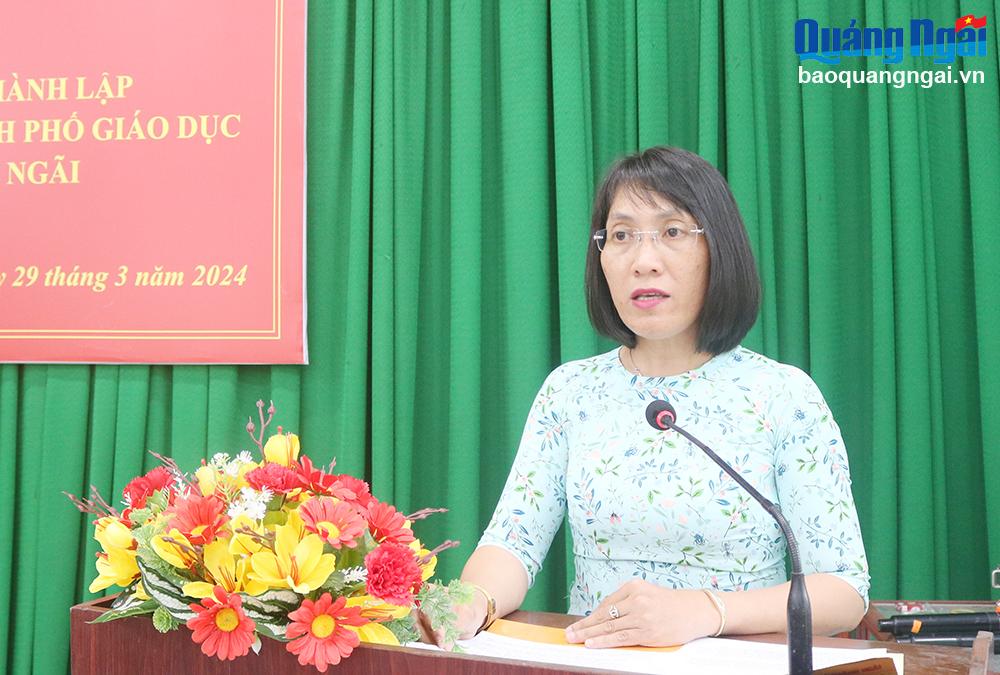 Bí thư Đảng ủy phường Nghĩa Lộ Nguyễn Thị Tài Định phát biểu giao nhiệm vụ cho Chi bộ IEC Quảng Ngãi.