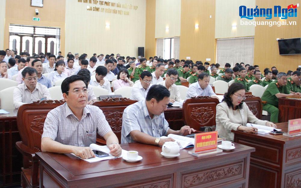 Các đại biểu tham dự hội nghị. 