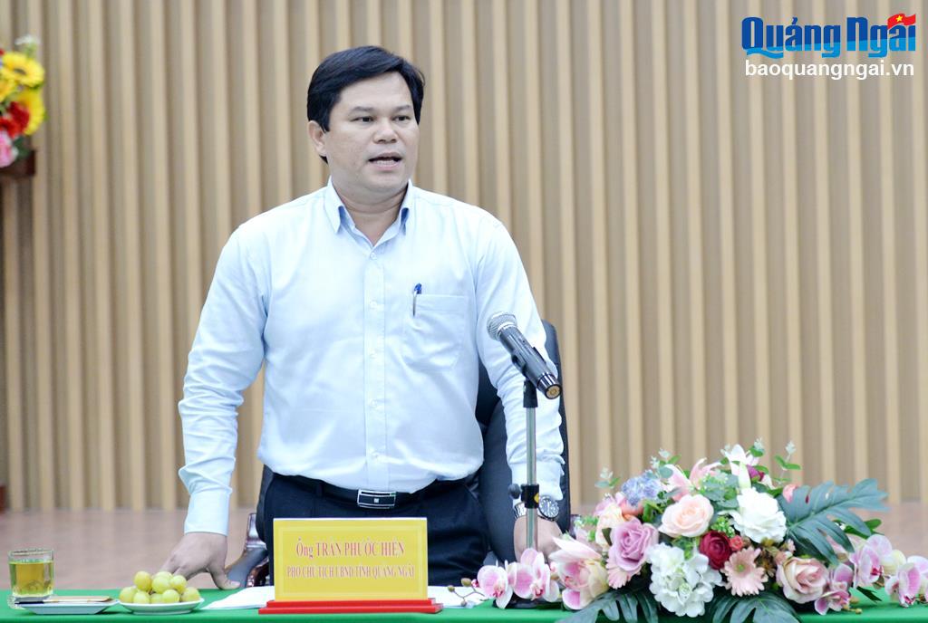 Phó Chủ tịch UBND tỉnh Trần Phước Hiền phát biểu kết luận buổi làm việc.