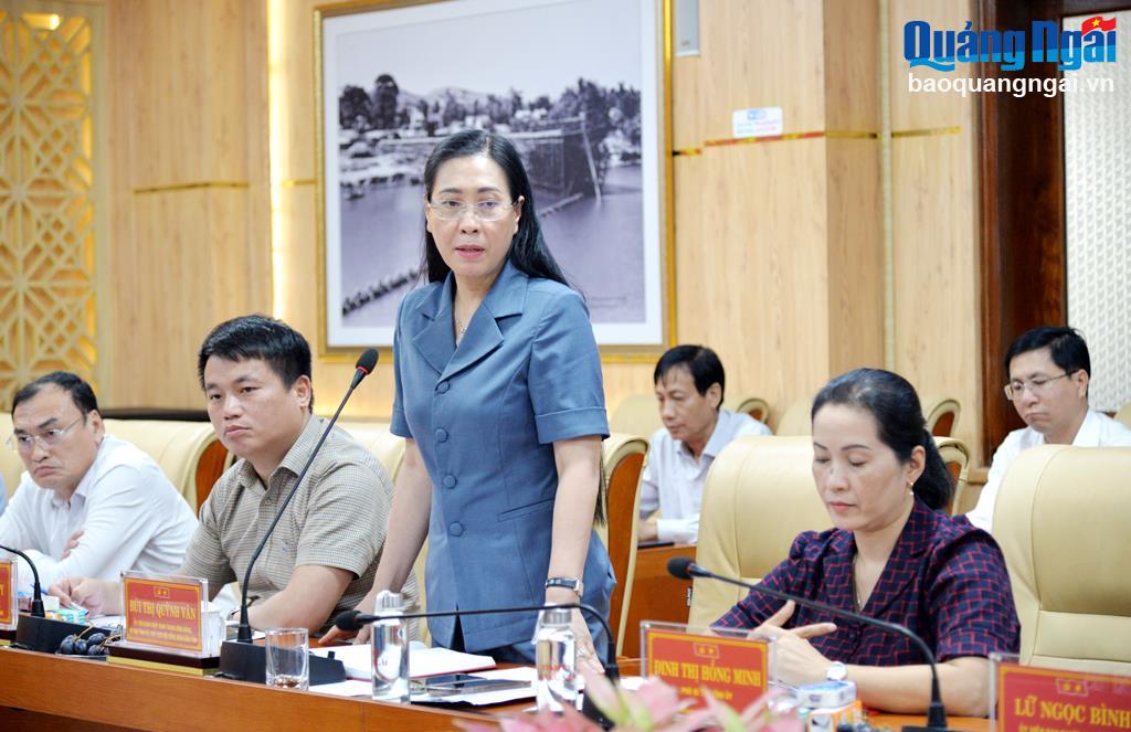 Ủy viên Trung ương Đảng, Bí thư Tỉnh ủy, Chủ tịch HĐND tỉnh Bùi Thị Quỳnh Vân phát biểu tại buổi gặp mặt.