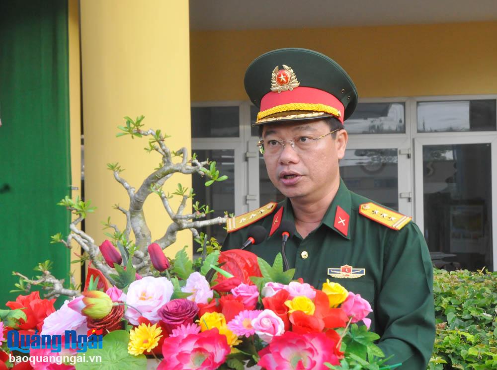Thượng tá Trần Thế Phan - Chỉ huy trưởng Bộ CHSQ tỉnh phát biểu quán triệt các nội dung huấn luyện năm 2024.