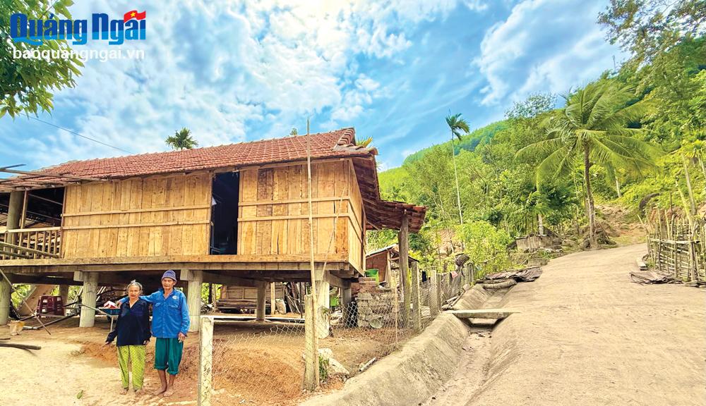 Căn nhà mới là động lực cho gia đình ông Đinh Văn Húy, ở thôn Huy Em, 
xã Sơn Mùa (Sơn Tây) vươn lên trong cuộc sống. 