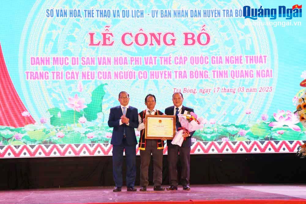 “Nghệ thuật trang trí cây nêu của người Cor, huyện Trà Bồng” là Di sản Văn hóa phi vật thể Quốc gia