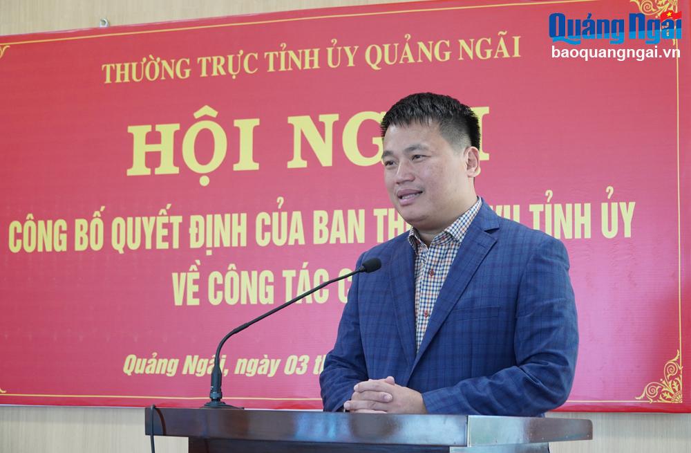 Phó Bí thư Thường trực Tỉnh ủy, Trưởng đoàn ĐBQH tỉnh Đặng Ngọc Huy phát biểu tại hội nghị.