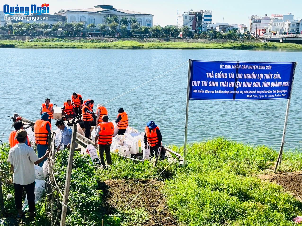 Khu vực thả cá giống. 