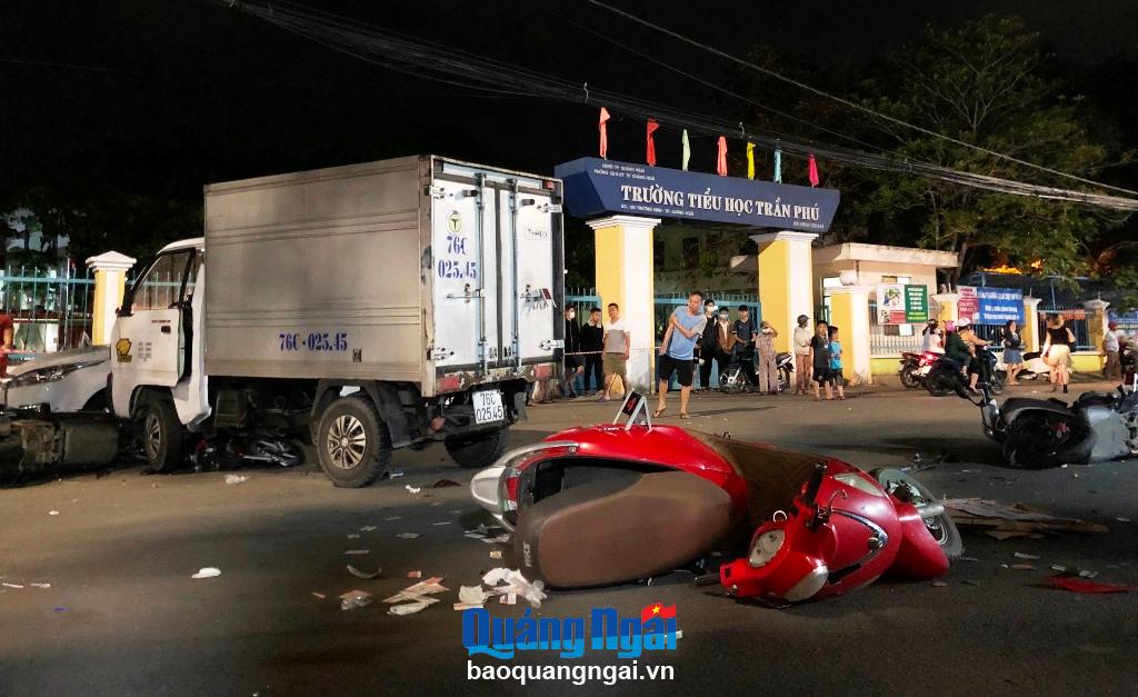 Ô tô tải gây tai nạn liên hoàn trên đường Trương Định, TP.Quảng Ngãi