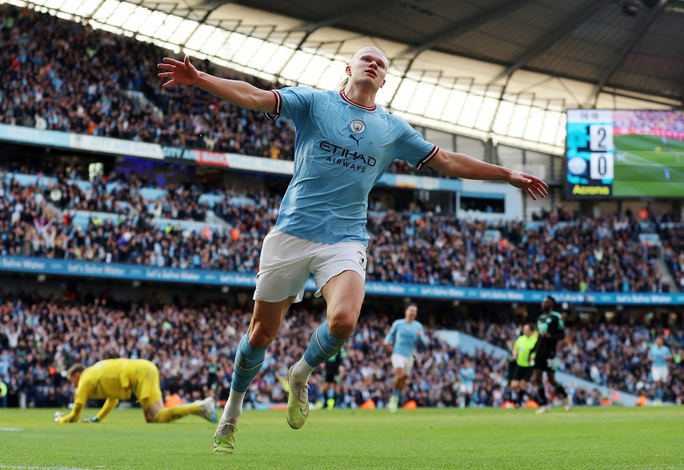 Haaland lập kỷ lục ghi bàn, Man City "hủy diệt" Leicester