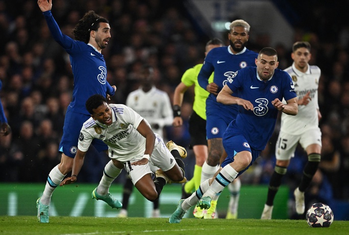  "Pháo đài" Stamford Bridge sụp đổ, Chelsea ngậm ngùi chia tay Champions League