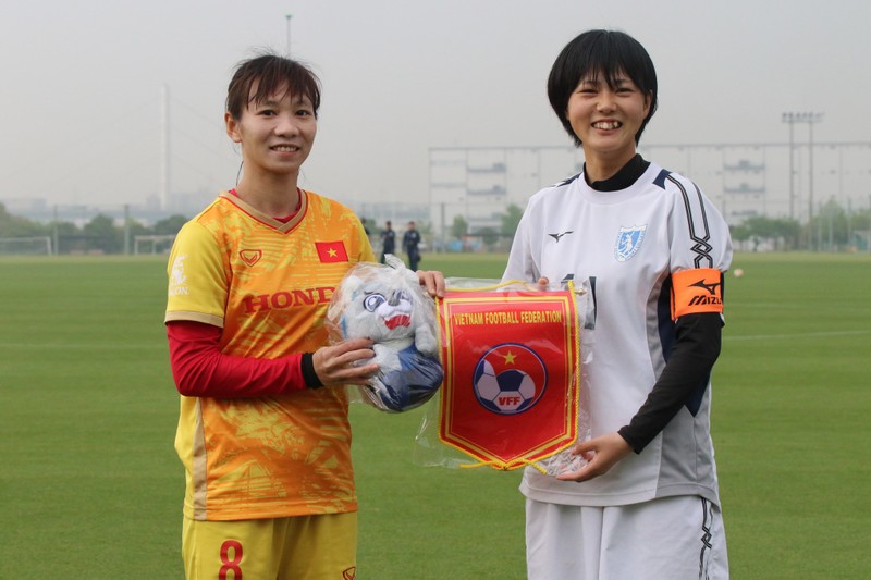  Đội tuyển nữ thắng dễ trong trận giao hữu đầu tiên tại Nhật Bản