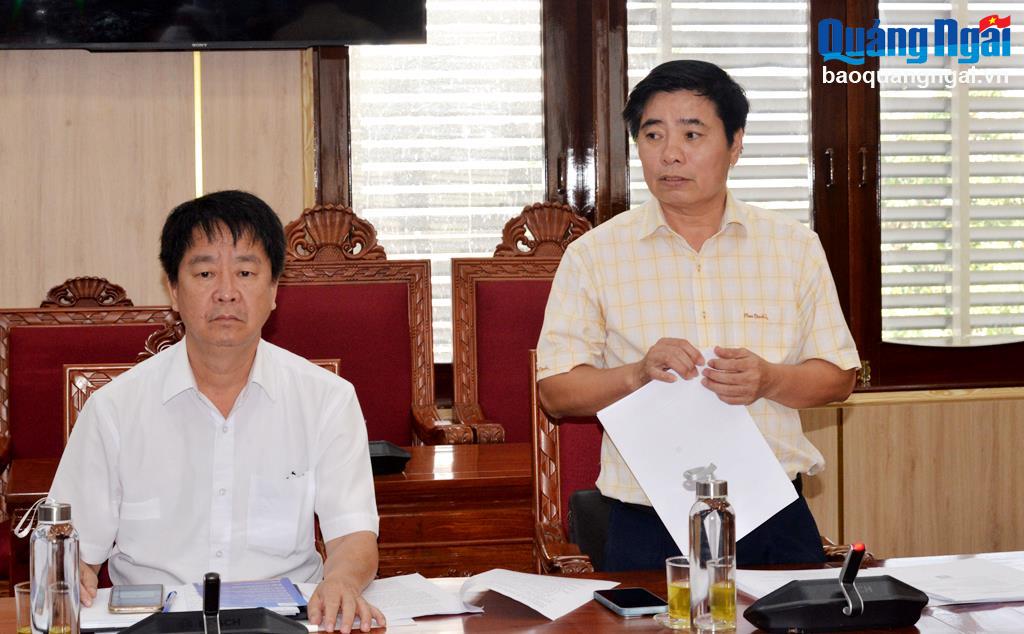 Giám đốc Sở VH-TT&DL Nguyễn Tiến Dũng phát biểu tại cuộc họp.