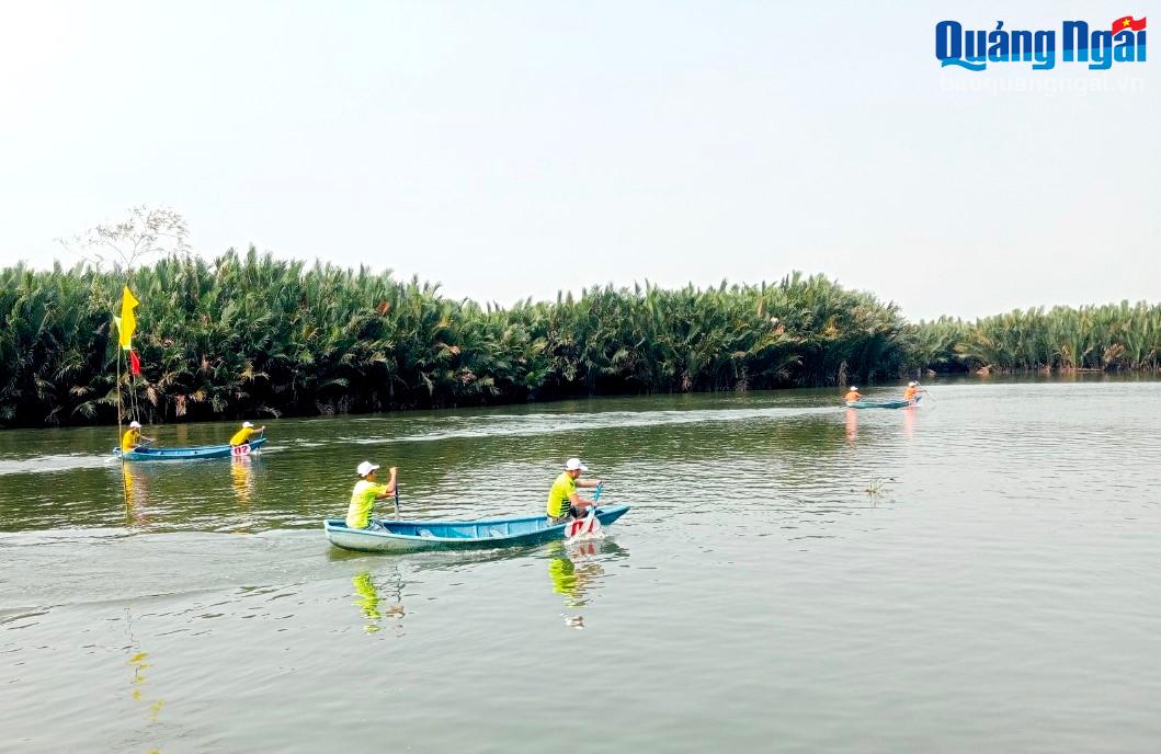 Lễ hội đua thuyền trên sông Cà Ninh  