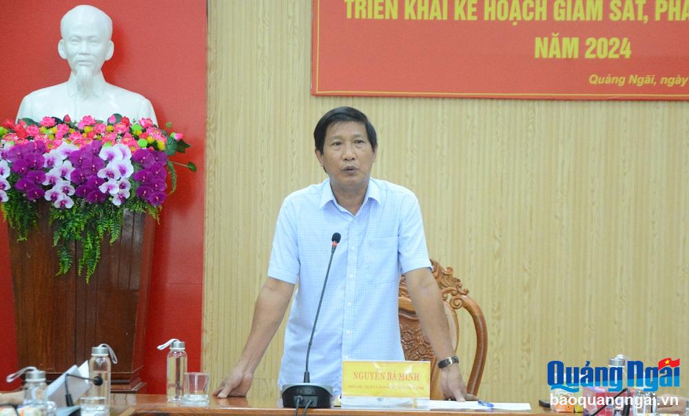 Phó Chủ tịch Ủy ban MTTQ Việt Nam tỉnh Nguyễn Bá Minh phát biểu tại hội nghị. 