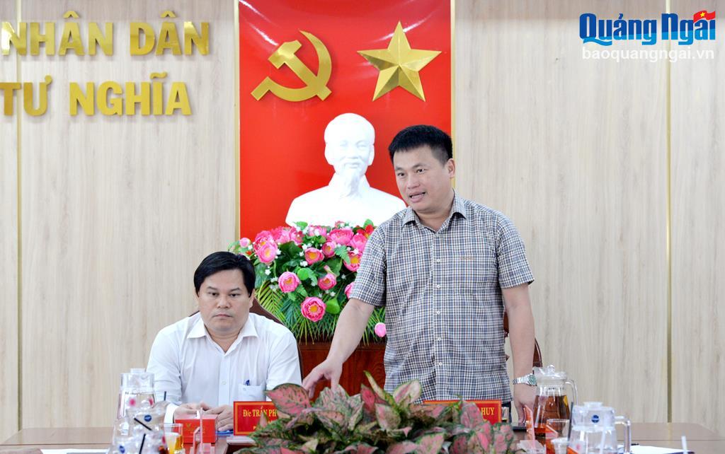 Phó Bí thư Thường trực Tỉnh ủy, Trưởng đoàn ĐBQH tỉnh Đặng Ngọc Huy phát biểu kết luận.