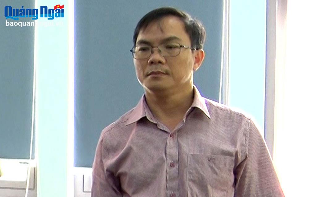ơ quan Cảnh sát điều tra phòng Cảnh sát kinh tế Công an tống đạt quyết định khởi tố đối với Trần Thạnh Nam.