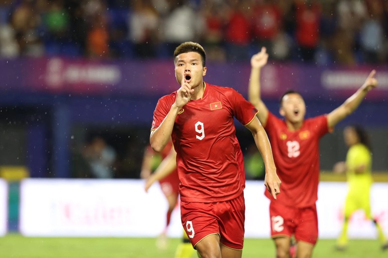  Đánh bại U22 Malaysia, U22 Việt Nam vào bán kết SEA Games 32