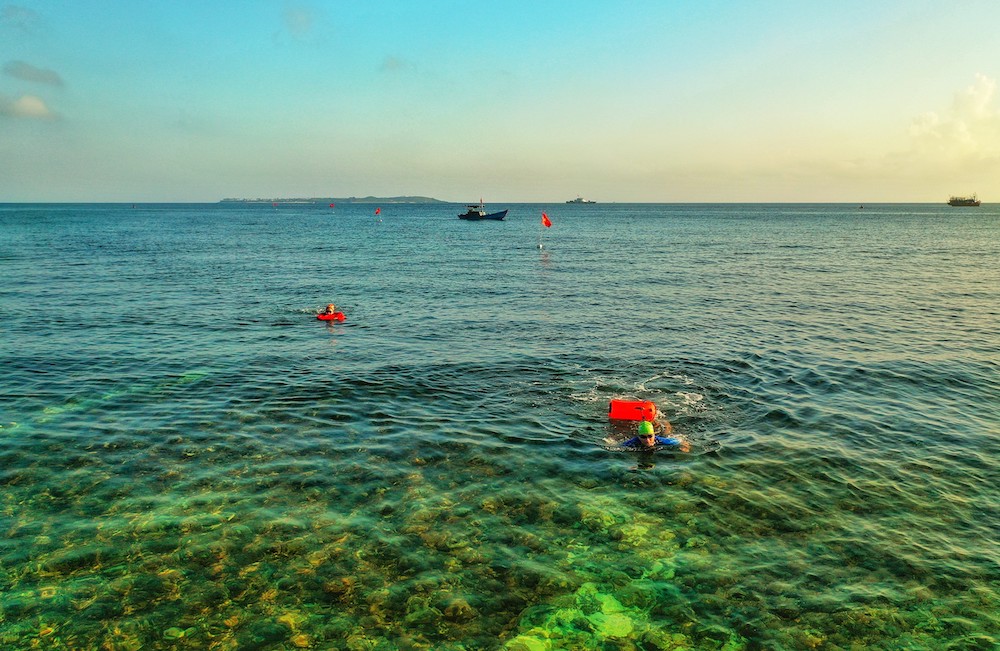 Khai mạc Giải Bơi vượt biển ở Lý Sơn