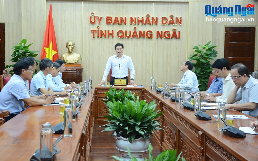 Phó Chủ tịch UBND tỉnh Trần Phước Hiền phát biểu tại buổi làm việc. 