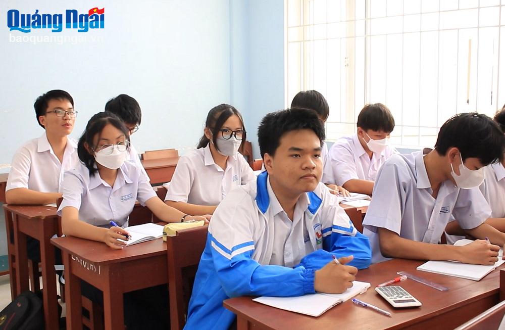 Gần 770 thí sinh đăng ký dự thi vào Trường THPT Chuyên Lê Khiết